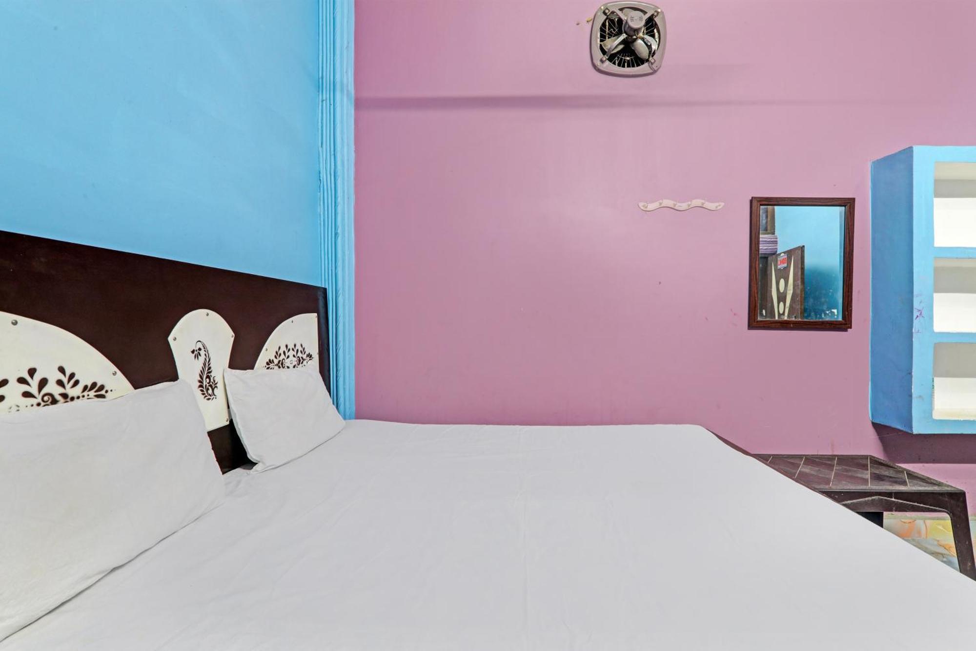Hotel O Home Om Marriage Hall Ayodhya Eksteriør billede