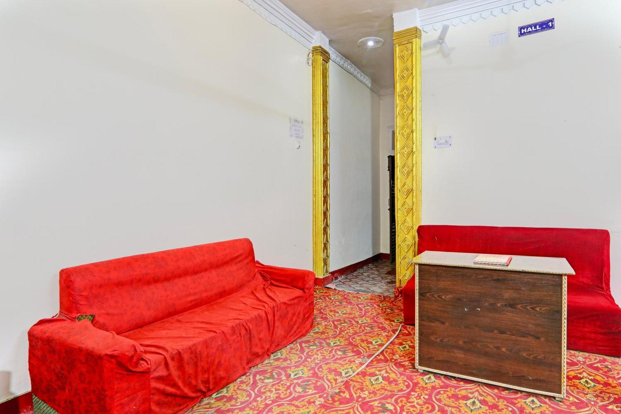 Hotel O Home Om Marriage Hall Ayodhya Eksteriør billede